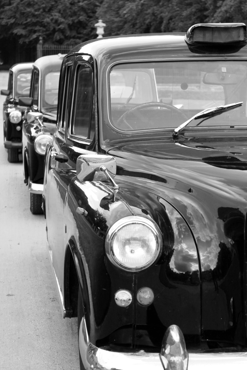 A LONDON TAXI RENTING